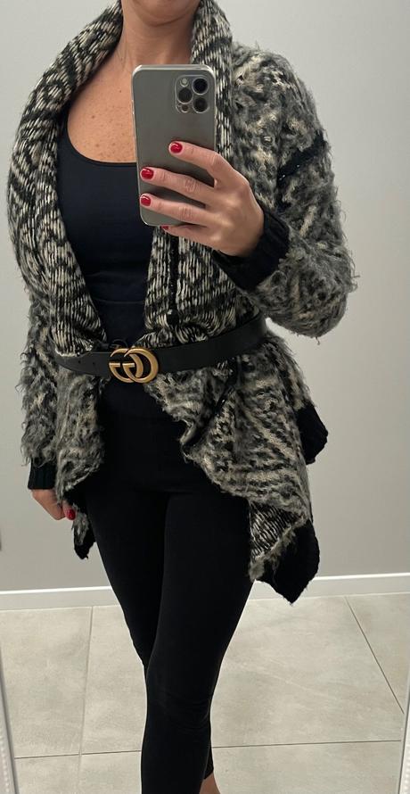 Hrubší svetrík, s