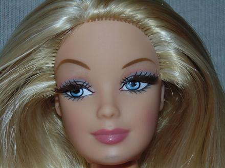 Barbie make up chic fashion fever 2005,