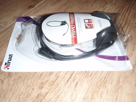 Slúchadlá na skype, trust