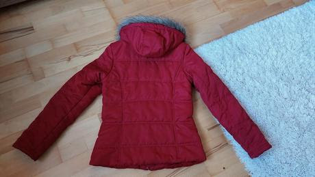 Vinovocervena vetrovka, gate,m