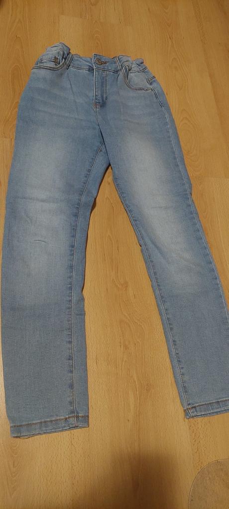 Vesta a riflove nohavice velk.146, tchibo,146