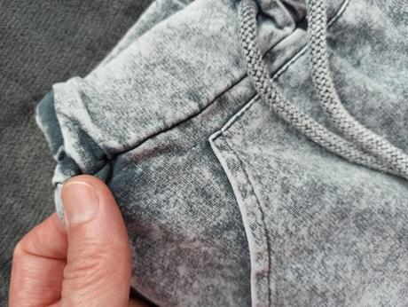 Tepláky despacito, 98