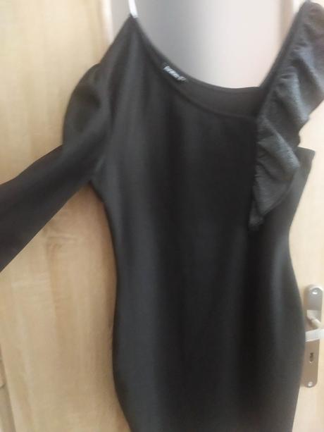 Little black dress, 40