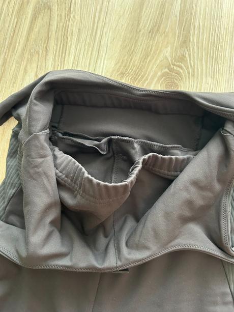 Štýlový športový overal značky oysho, pc 56 eur, s