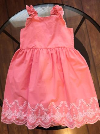 Šaty s krajkou, 128