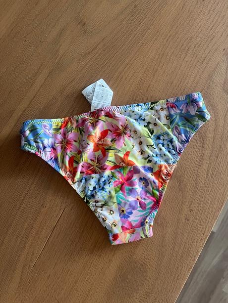 Barevné plavkové nohavičky s motivem kvetin, calzedonia,128