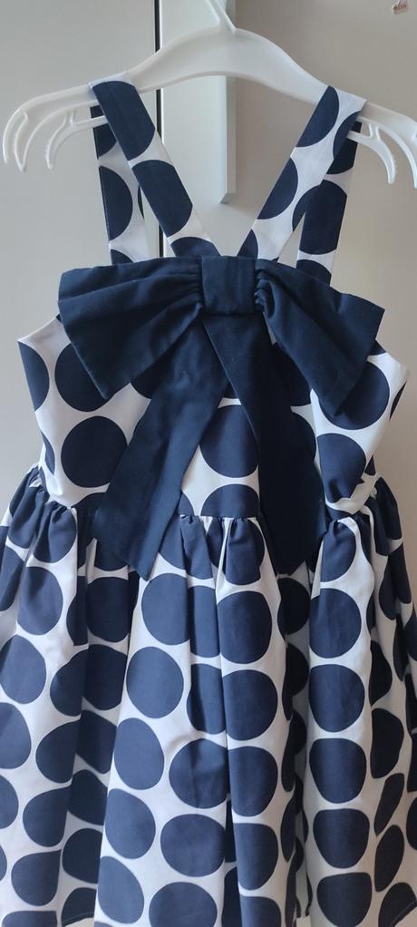 Šaty bodkované, 110