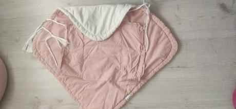 Hniezdo + zavinovačka + deka do autosedačky,