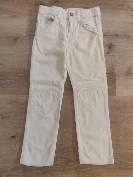 Nohavice a tunika, 104–116