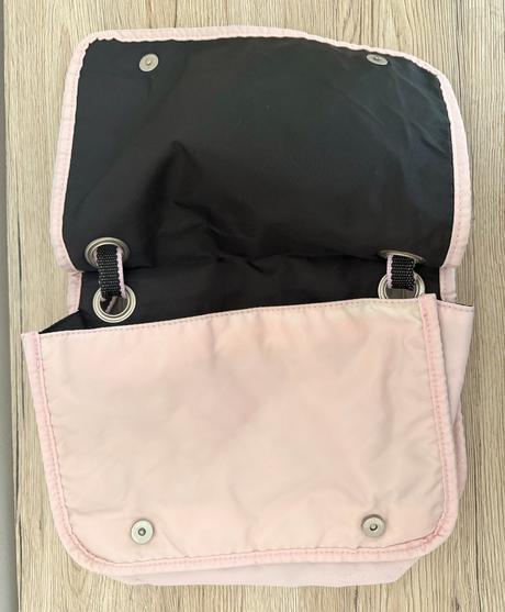 Mustang malá čierno-ružová crossbody kabelka, 