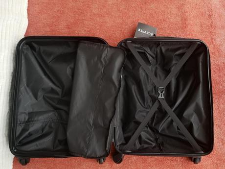 Elevate cestovný príručný kufor na palubu, 