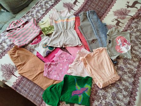 Darujem za postovné balík vecičiek č.128/134, 128