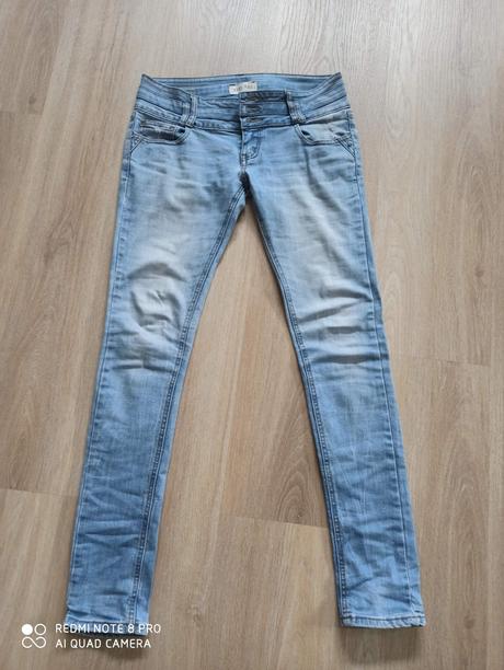 Svetlomodré rifle m/l, m