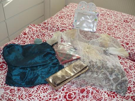 Korzet v smaragdovej farby č 38-40+veci k tomu, m