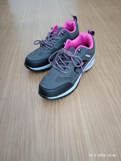 Trekove topánky, 37