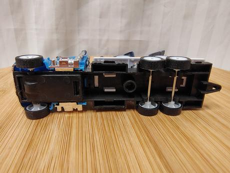 Odťahovka so štvorkolkou na zotrvačník, 12,5 cm, 