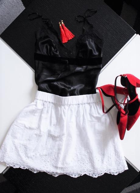 Sukienka s dierkovaním a vreckami na bokoch, h&m,36