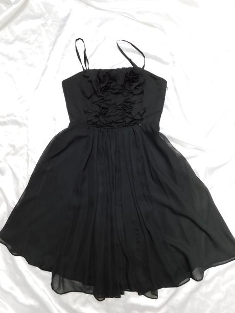 Luxusne pekne šaty, 36