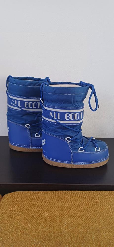 Dievčenské snehule, 30