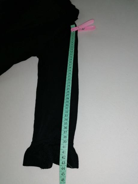 Ľahký svetrík s volánom, s