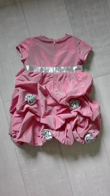 Spoločenské šaty, 98