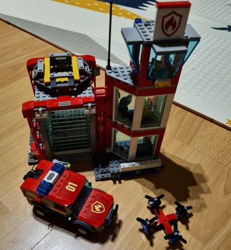 Lego hasičská stanica, 