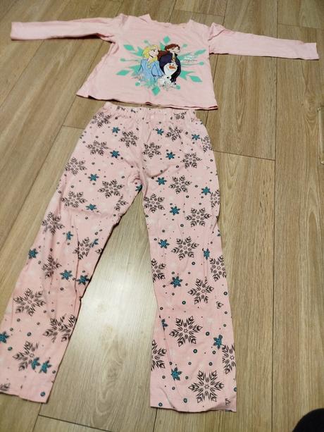 Dievčenské pyžamo, disney,122