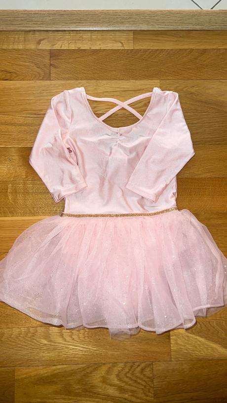 Gymnasticky dres, 98