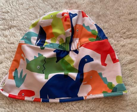 Kupacia ciapka dinosaury next, next