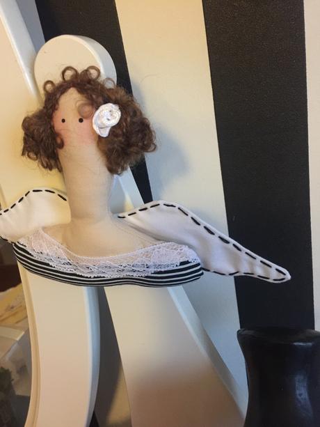 Maly anjel-tilda na zavesenie, 