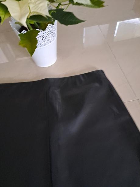 Super sukňa, gate,42