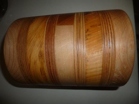Drevená nádoba,