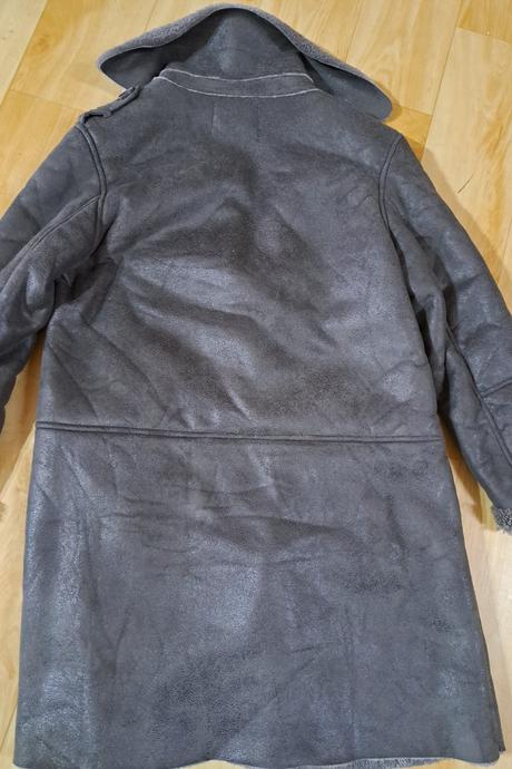 Krásny kabatik,zn.stradivarius, stradivarius,s