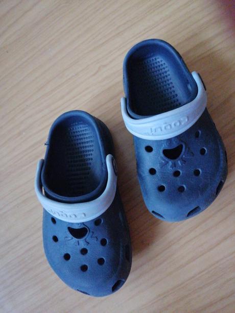 Penové sandalky, 24