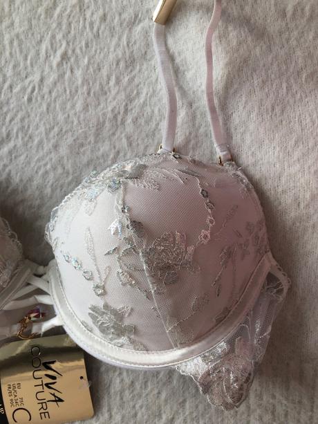 Nová biela čipkovaná push-up podprsenka, 75 c, 75c