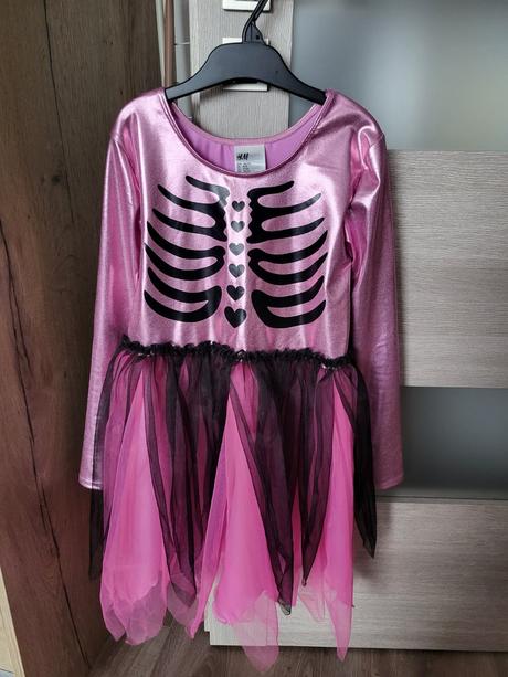 Dievčenský kostým, 