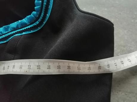 Živôtikové čierne šaty v36, 36