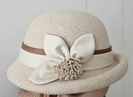 Vlnený - plstený klobúk, 56