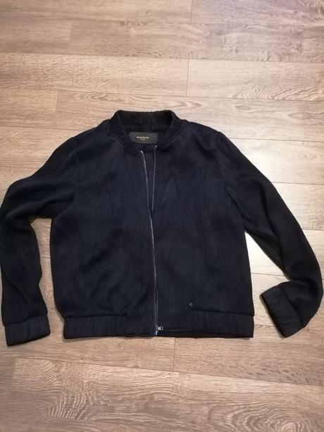 Bomberka, reserved,40