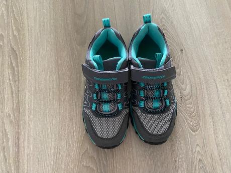 Turistické topánky, 32