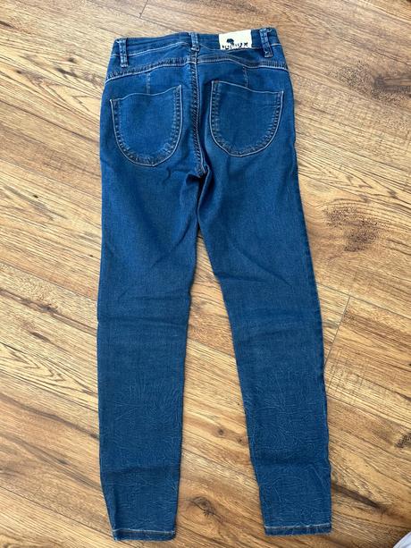 Dievčenské rifle, reserved,146