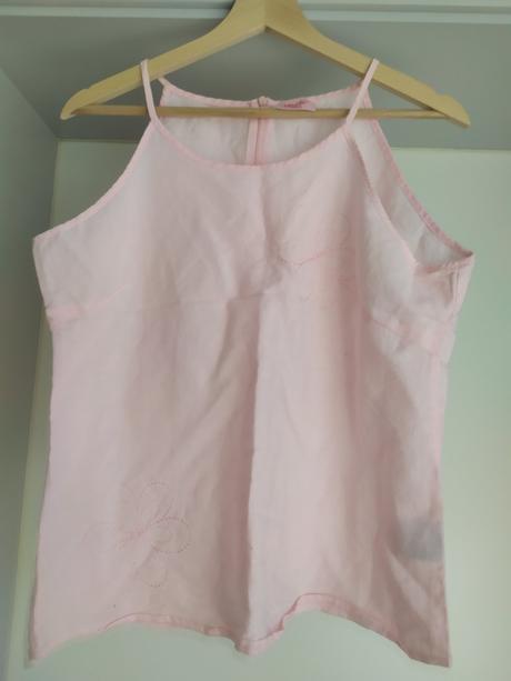 C 48 lanovy  topik pekny vysivany bol len na figur, l