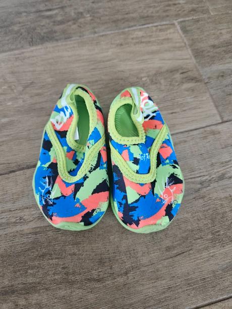 Topánky do vody, 19