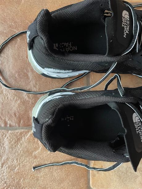 Northface tenisky, 44