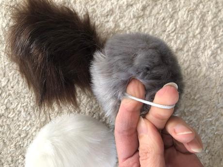 Brmbolec na čiapku,