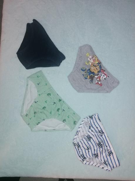 Slipky č. 122/128 - darujem k nákupu nad 20, 122