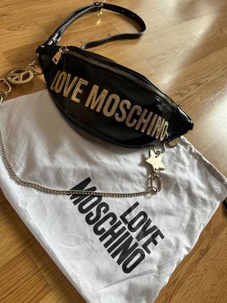Ladvinka, love moschino