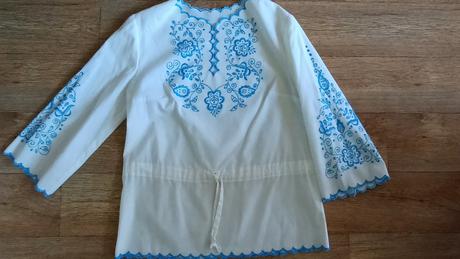 Bluzka vyšivaná retro-original, 38 / l