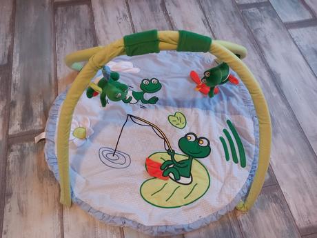 Hracia deka žabky, 