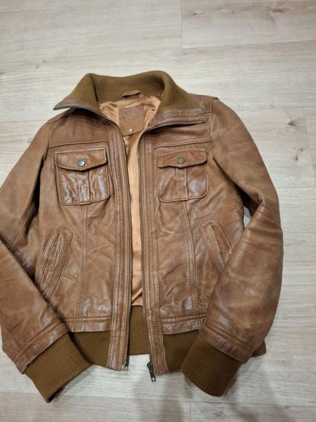 Bunda z pravej kože veľkosť s, stradivarius,s